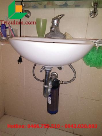 Lắp đặt bộ lọc nước đầu vòi đa dụng cho chậu rửa mặt